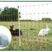 Serie de mallas agrícolas empleadas para evitar la fuga de animales, así como para preservarlos de otros depredadores.
Disponemos de distintos tipos de malla, para cada tipo de ganado, distintas medidas, fortaleza etc.
A precios muy competitivos.
